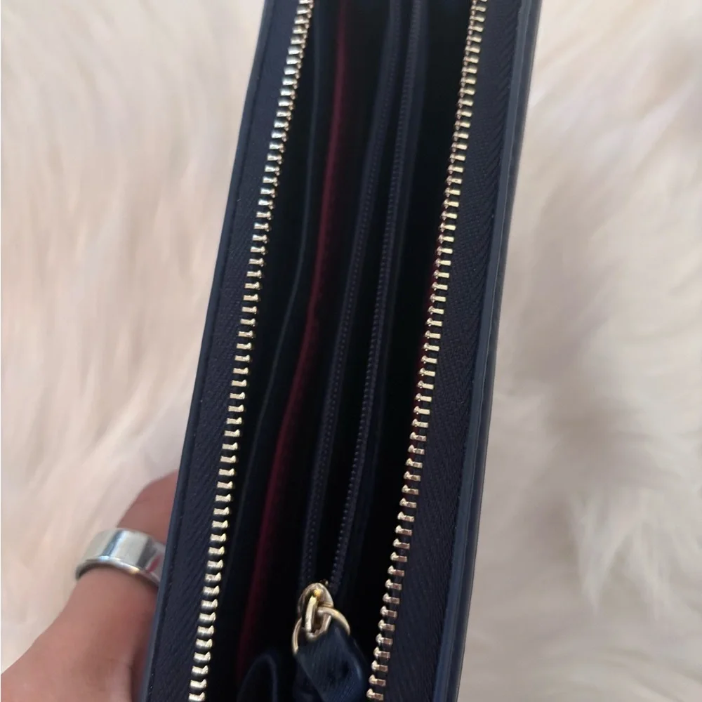 Tommy Hilfiger Julia Cube Print Nylon Red and Navy Patterned Wallet EUC